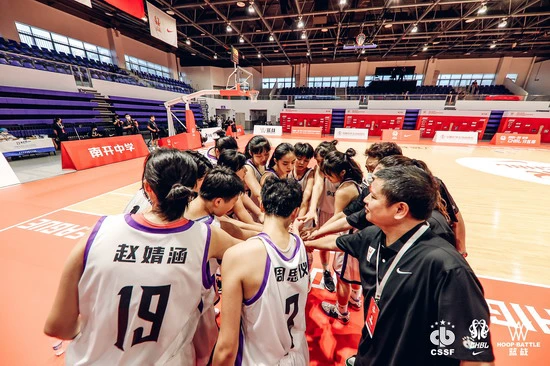 业余篮球爱好者在哪里可以找到表演赛资源_1